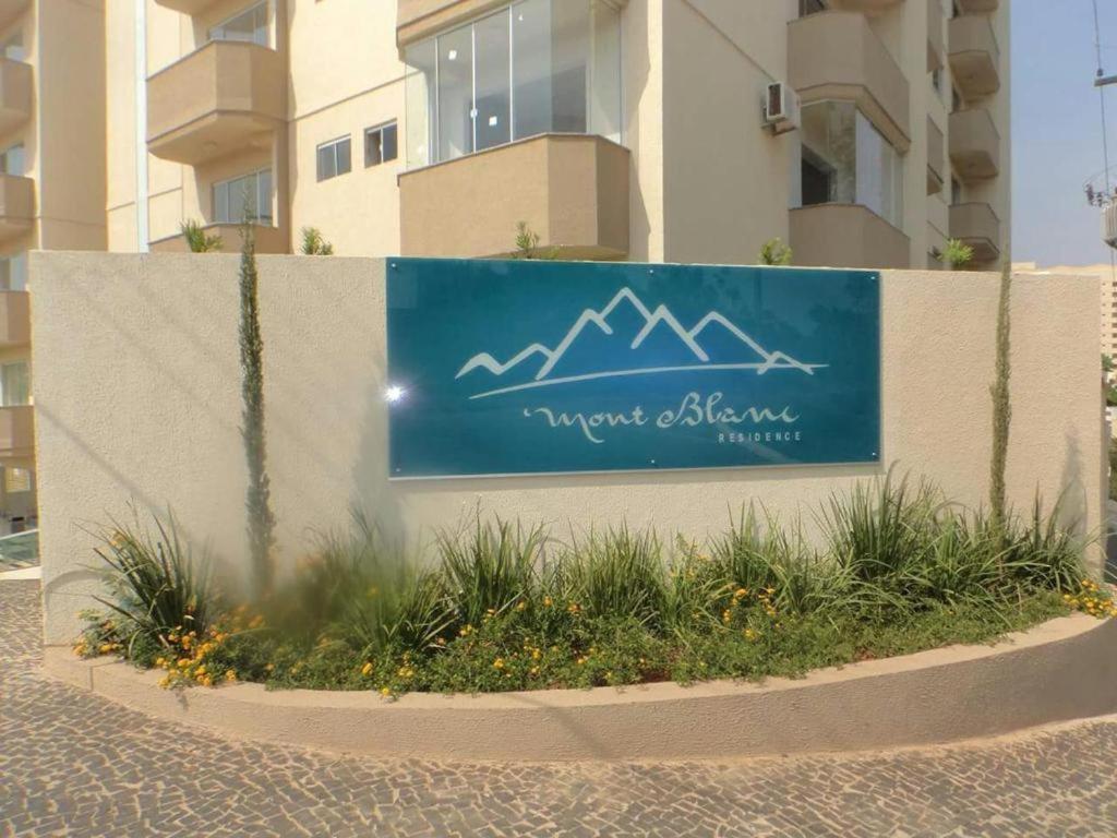 Flat 111 Mont Blanc Caldas Novas Leia Atentamente O Anuncio Exterior foto